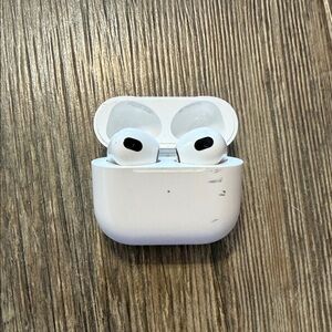 AirPods 3 w/ case and both earbuds

Good condition, price is negotiable!